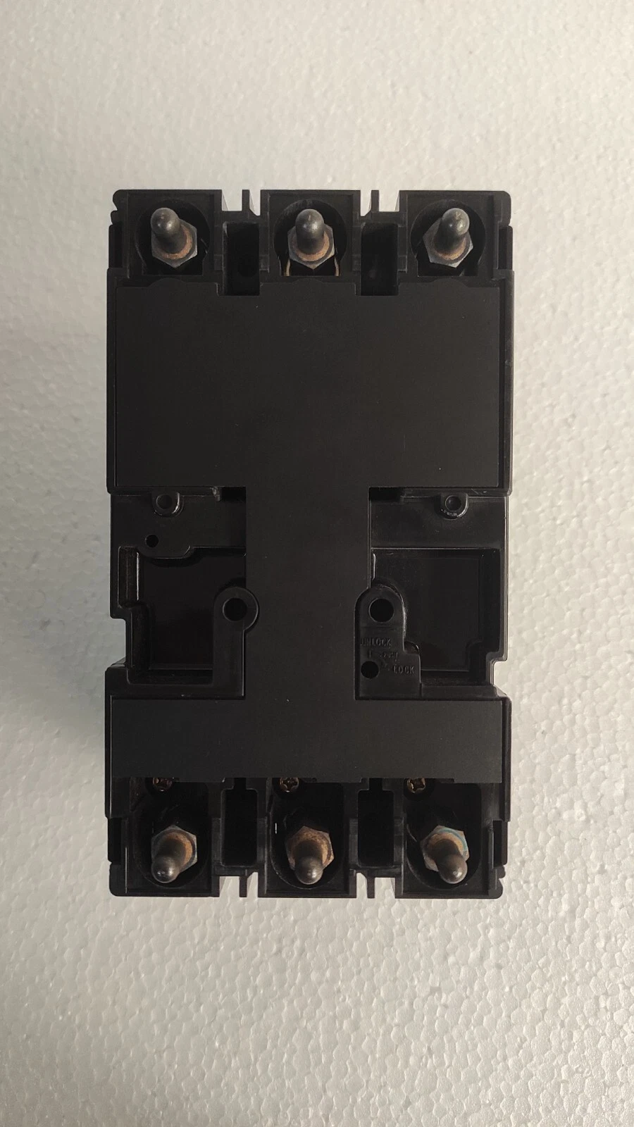 admin/uploads/uploads/Terasaki 5A 3 Pole Circuit Breaker_9.webp